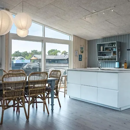 Casa vacanze Beautiful In With Wifi Neksø